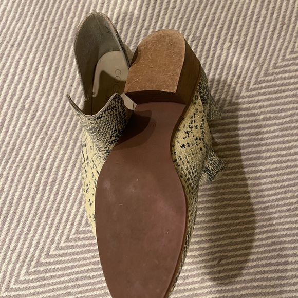 Coconuts by Matisse Snakeskin booties - Picture 3 of 3